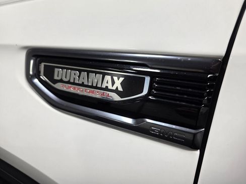 Used 2022 GMC Sierra 1500 AT4 w/ AT4 Preferred Package AWD/4WD image 5