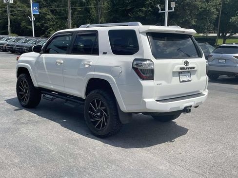 Used 2018 Toyota 4Runner SR5 Premium AWD/4WD image 4