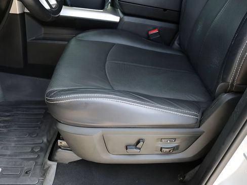 Used 2018 RAM 1500 Laramie w/ Convenience Group AWD/4WD image 14