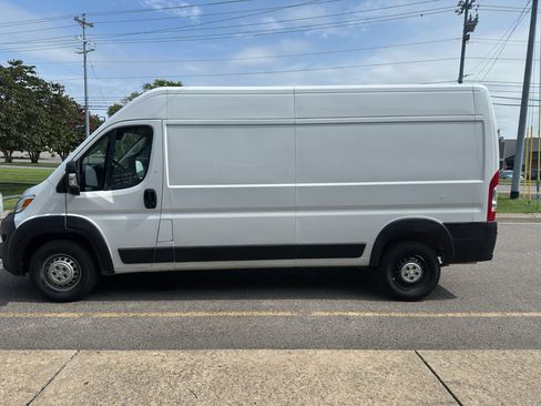 Used 2024 RAM ProMaster 2500 w/ Convenience Group FWD image 7