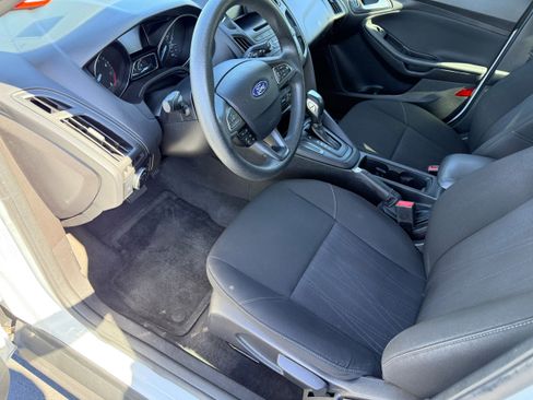 Used 2015 Ford Focus SE image 12