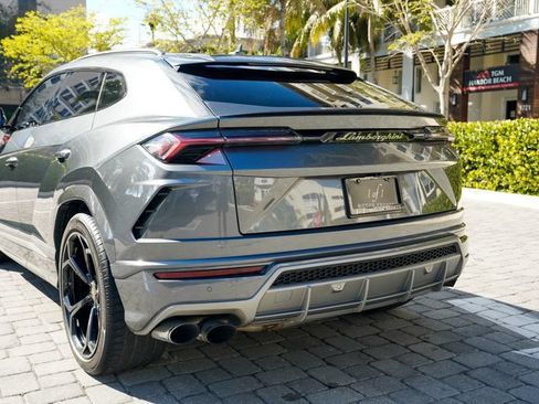 Used 2019 Lamborghini Urus AWD/4WD image 45