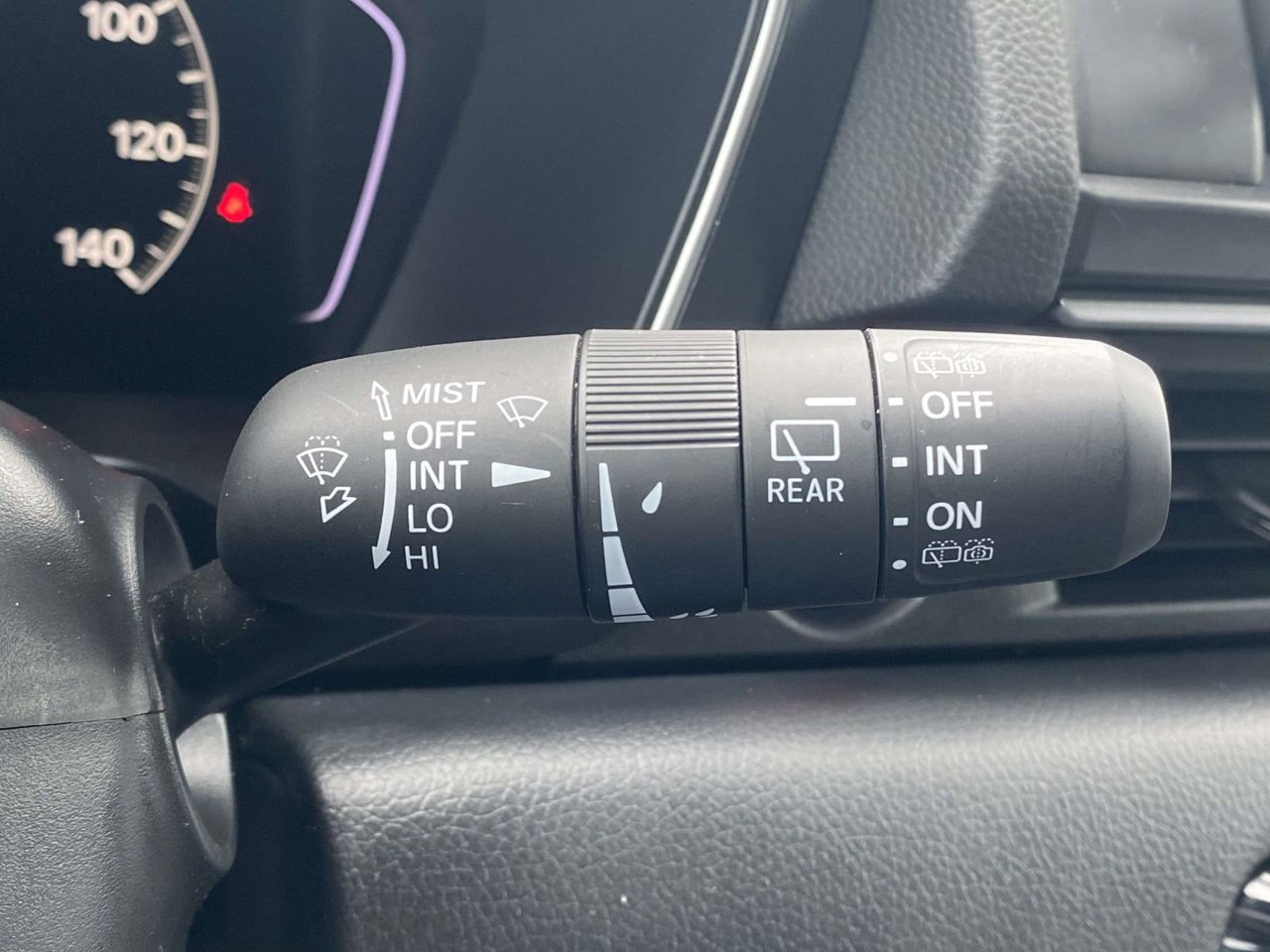 Used 2025 Honda Pilot Sport image 33