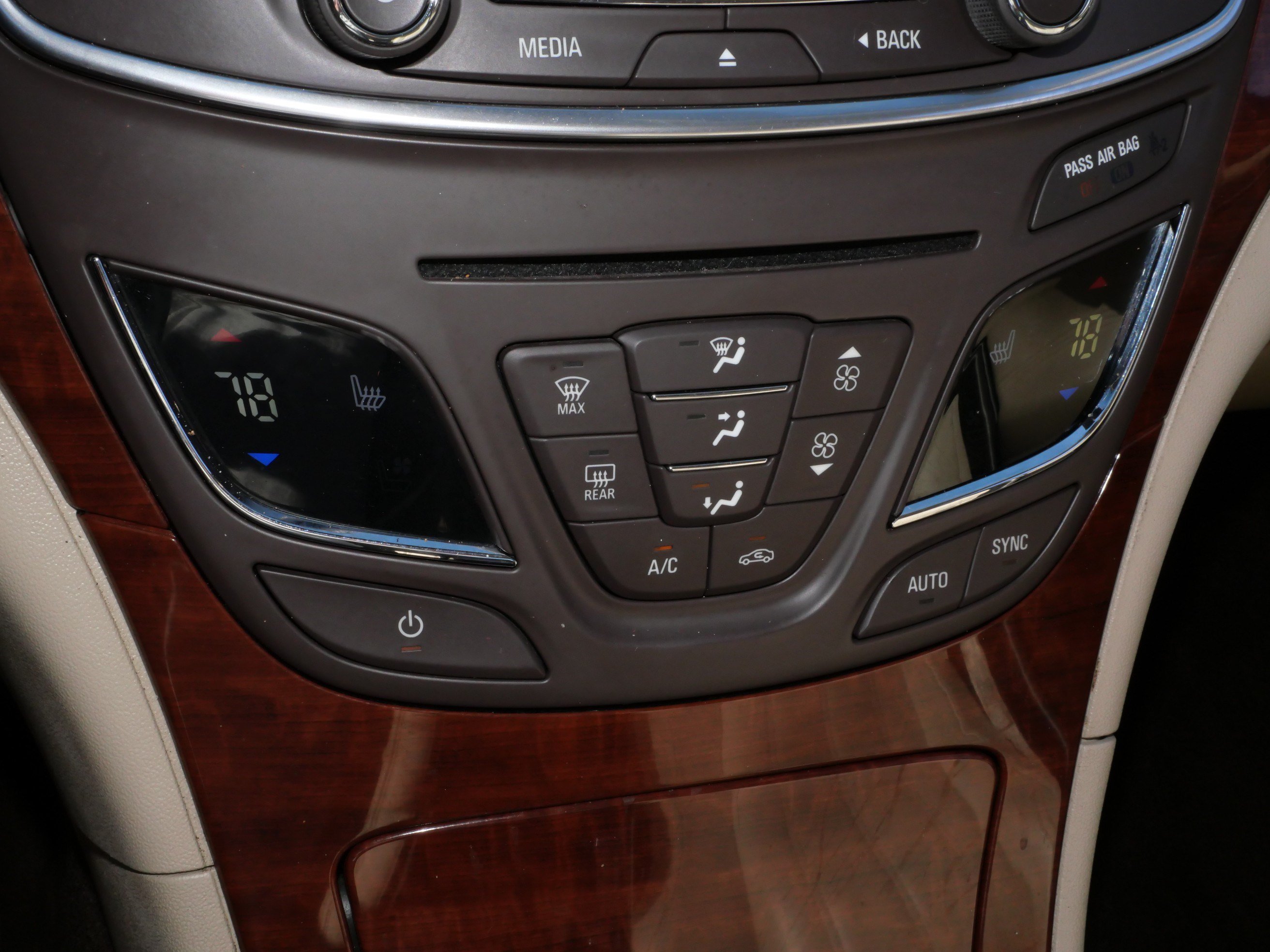 Used 2014 Buick Regal Premium FWD image 23