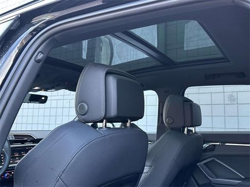 Certified 2025 Audi Q3 2.0T Premium w/ Convenience Package image 19