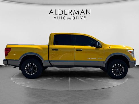 Used 2018 Nissan Titan PRO-4X w/ Pro-4x Convenience Package AWD/4WD image 6