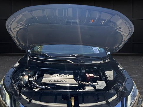 Used 2023 Nissan Rogue SV image 30