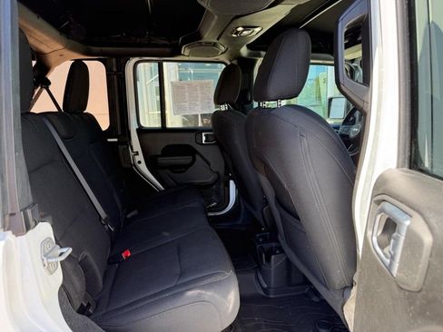 Used 2022 Jeep Wrangler Unlimited Sport AWD/4WD image 10