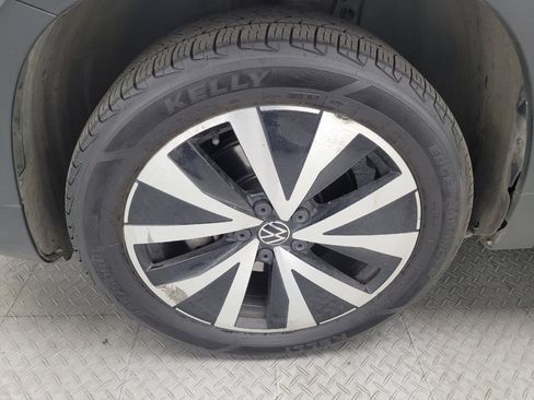 Used 2022 Volkswagen Taos SE image 31