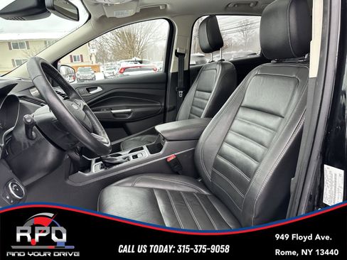 Used 2018 Ford Escape Titanium w/ Ford Safe & Smart Package image 14