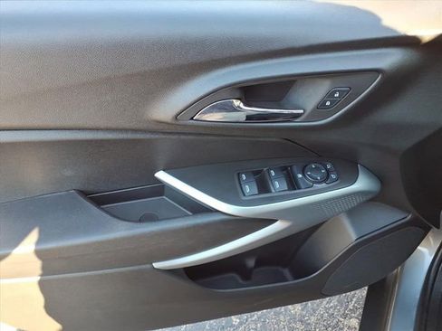 Used 2025 Chevrolet Trax RS w/ Driver Confidence Package image 15