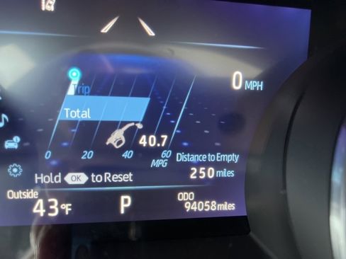 Used 2018 Toyota Camry XLE w/ Audio Package image 9