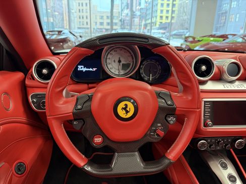Used 2017 Ferrari California T image 25