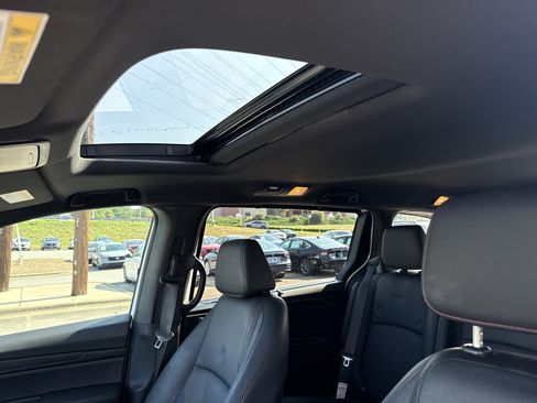 Certified 2024 Honda Odyssey Sport image 28