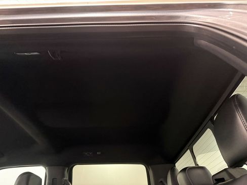 Used 2022 Ford F150 Lariat image 10