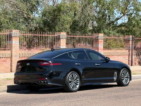 Used 2018 Kia Stinger Premium RWD image 10