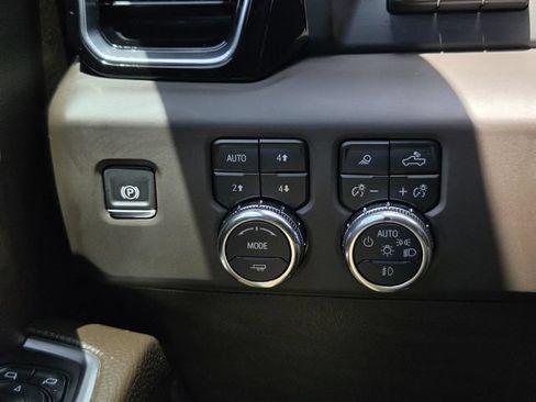 Used 2024 GMC Sierra 2500 Denali w/ Denali Reserve Package AWD/4WD image 20