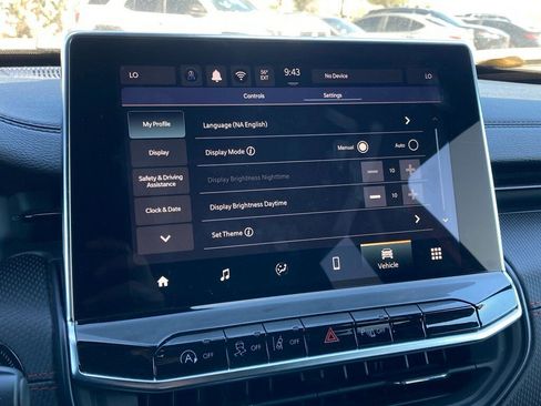 Used 2025 Jeep Compass Trailhawk image 22