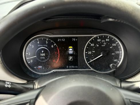 Used 2020 Nissan Versa SV w/ Trunk Package FWD image 22