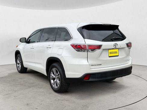 Used 2015 Toyota Highlander LE FWD image 7