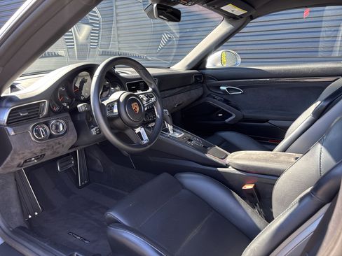 Certified 2019 Porsche 911 image 12