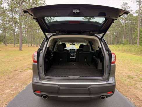 Used 2019 Subaru Ascent Limited w/ Popular Package #2 AWD/4WD image 9