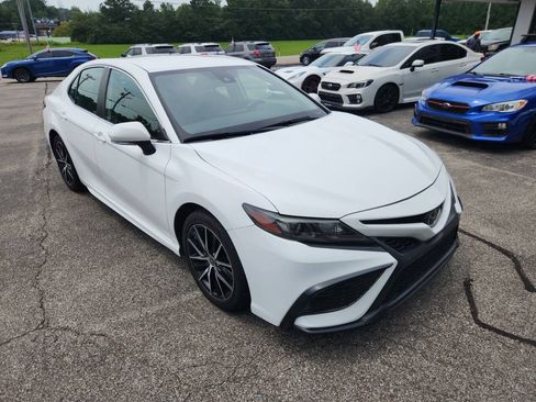 Used 2023 Toyota Camry SE FWD image 2