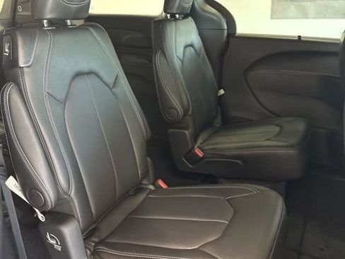 New 2026 Chrysler Pacifica Select AWD/4WD image 27
