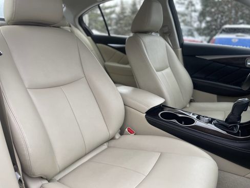 Used 2018 INFINITI Q50 Luxe w/ Essential Package (3.0T Luxe) image 16