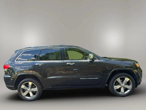 Used 2015 Jeep Grand Cherokee Overland w/ Advanced Technology Group AWD/4WD image 4