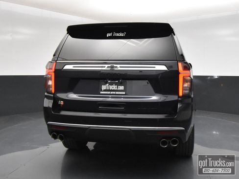 Used 2024 Chevrolet Tahoe Premier w/ Premium Package image 6