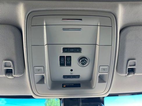 Used 2018 Chevrolet Tahoe LT AWD/4WD image 32