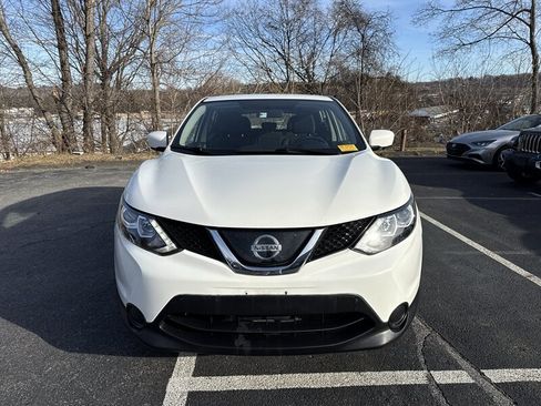 Used 2019 Nissan Rogue Sport S image 2
