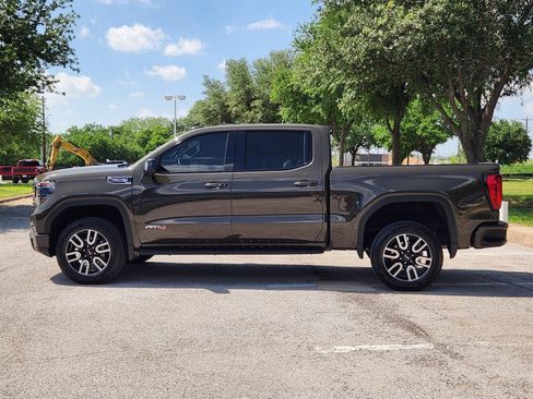 Used 2024 GMC Sierra 1500 AT4 w/ Technology Package AWD/4WD image 3