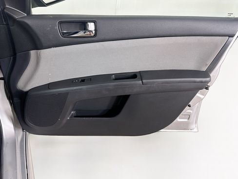 Used 2012 Nissan Sentra 2.0 SR FWD image 29