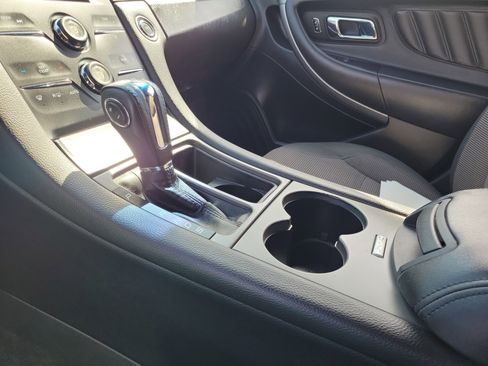 Used 2018 Ford Taurus SEL w/ Equipment Group 201A FWD image 29