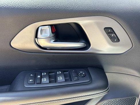 New 2027 Chrysler Pacifica Select AWD/4WD image 20