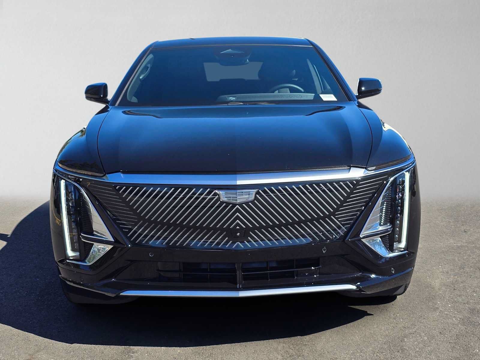 Used 2026 Cadillac Lyriq Luxury AWD/4WD image 8