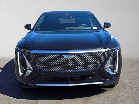 Used 2026 Cadillac Lyriq Luxury AWD/4WD image 8