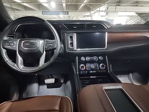 Used 2023 GMC Yukon XL Denali Ultimate image 5