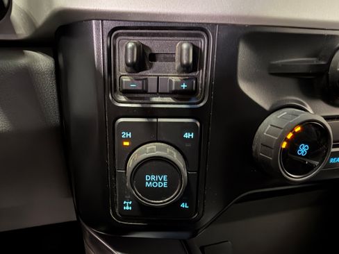 Used 2024 Ford F250 XLT w/ FX4 Off-Road Package AWD/4WD image 21