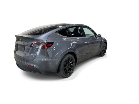 Certified 2023 Tesla Model Y Long Range AWD/4WD image 6