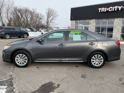 Used 2014 Toyota Camry LE image 3