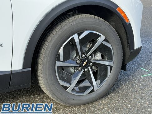 New 2026 Chevrolet Equinox EV LT image 36