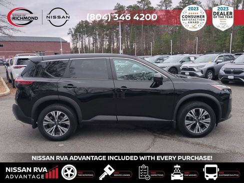 Used 2022 Nissan Rogue SV image 4