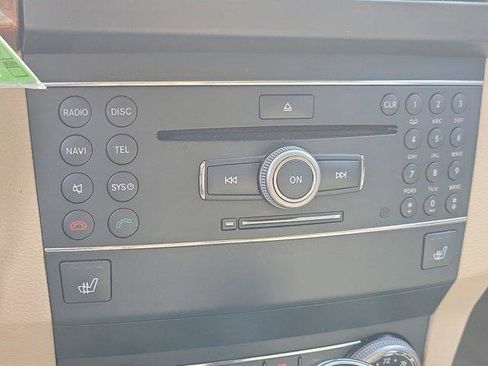 Used 2010 Mercedes-Benz GLK 350 4MATIC image 29