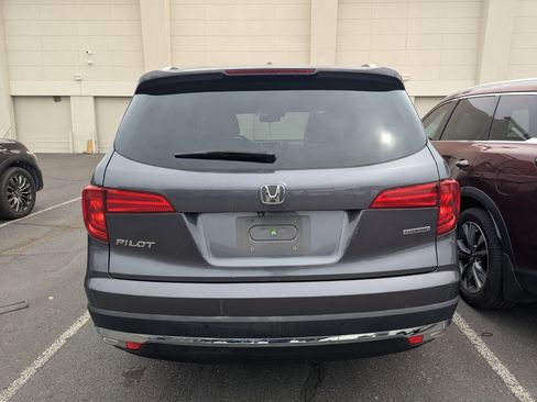 Used 2017 Honda Pilot Touring image 6