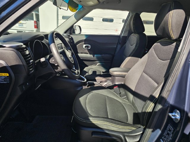 Used 2015 Kia Soul + FWD image 21