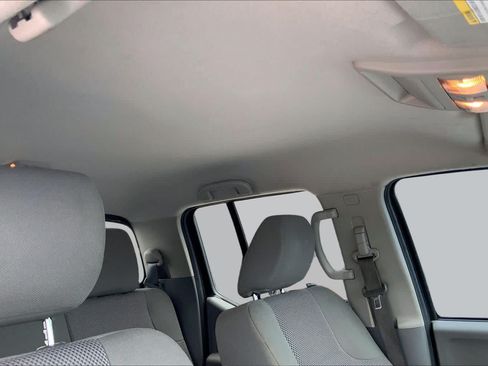 Used 2020 Nissan Frontier SV w/ Midnight Edition Floor Mats AWD/4WD image 14