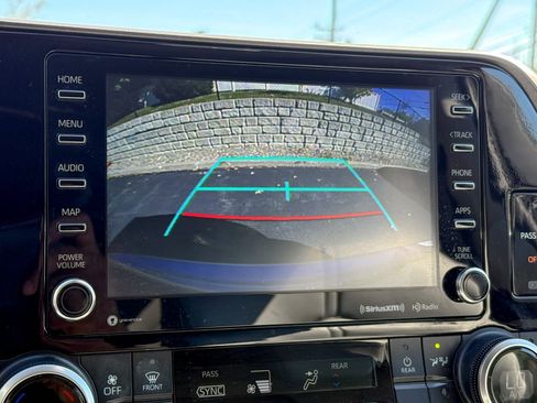 Used 2022 Toyota Highlander XLE image 20